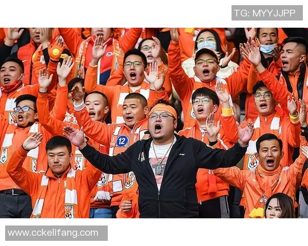 中超球迷行为引发广泛讨论 赛场内外的激烈争议与反思 中超球迷行为引发广泛讨论 赛场内外的激烈争议与反思